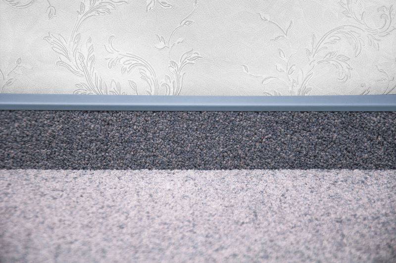 Плинтус для ковролина "Korner" Listwa графит (2500*13,8*50 мм) — купить в Курске